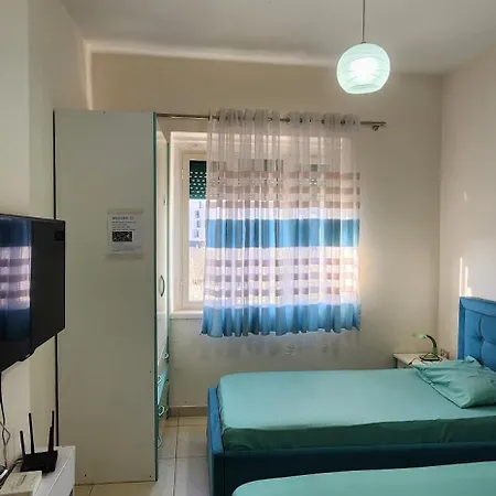 ホームステイ With Shared Bathroom *